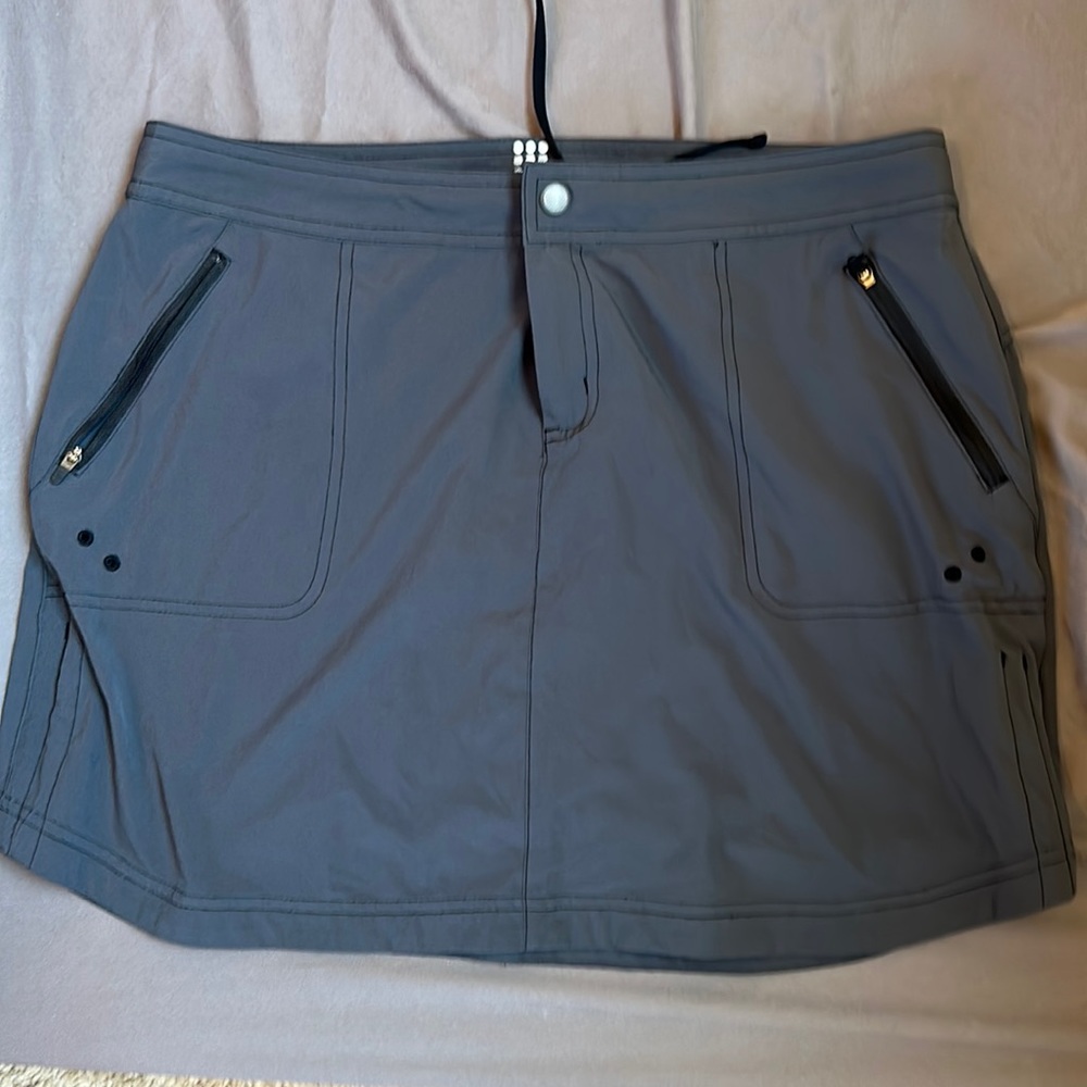 Title nine Athlesiure skirt
